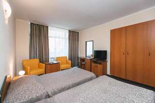 Отель Hotel Termal Бэйле-Феликс Двухместный номер с 1 кроватью или 2 отдельными кроватями-9